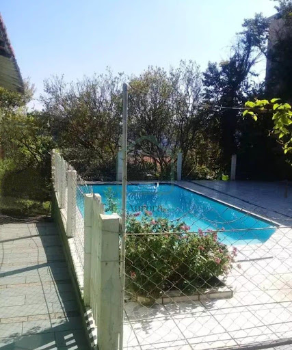 Casa à venda em Centro Alto, Ribeirão Pires | 4 dorms, 2 suítes