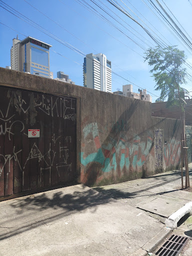 Fachada da frente da casa com 12 metros