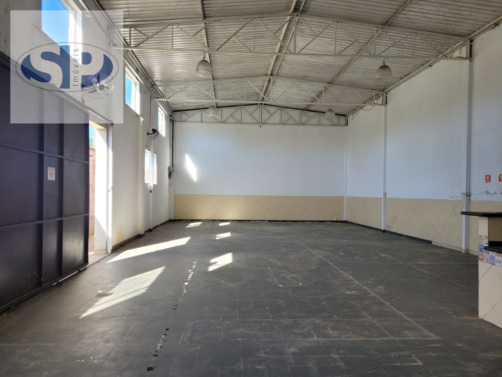 Depósito-Galpão, 298 m² - Foto 1