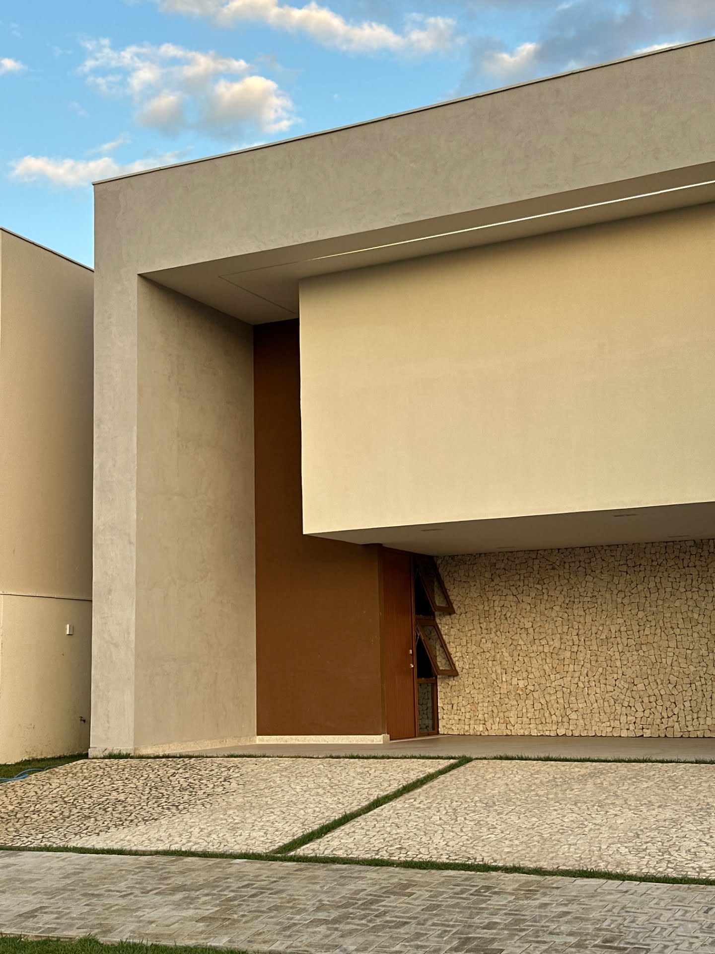 Casa à venda com 4 quartos, 4 suítes, 6 vagas e 295m² no Sim, Feira de Santana (BA) — foto 2 de 21