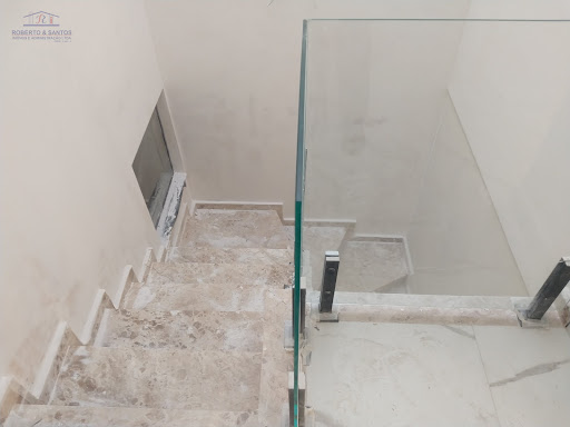 Escadas dos dormitórios