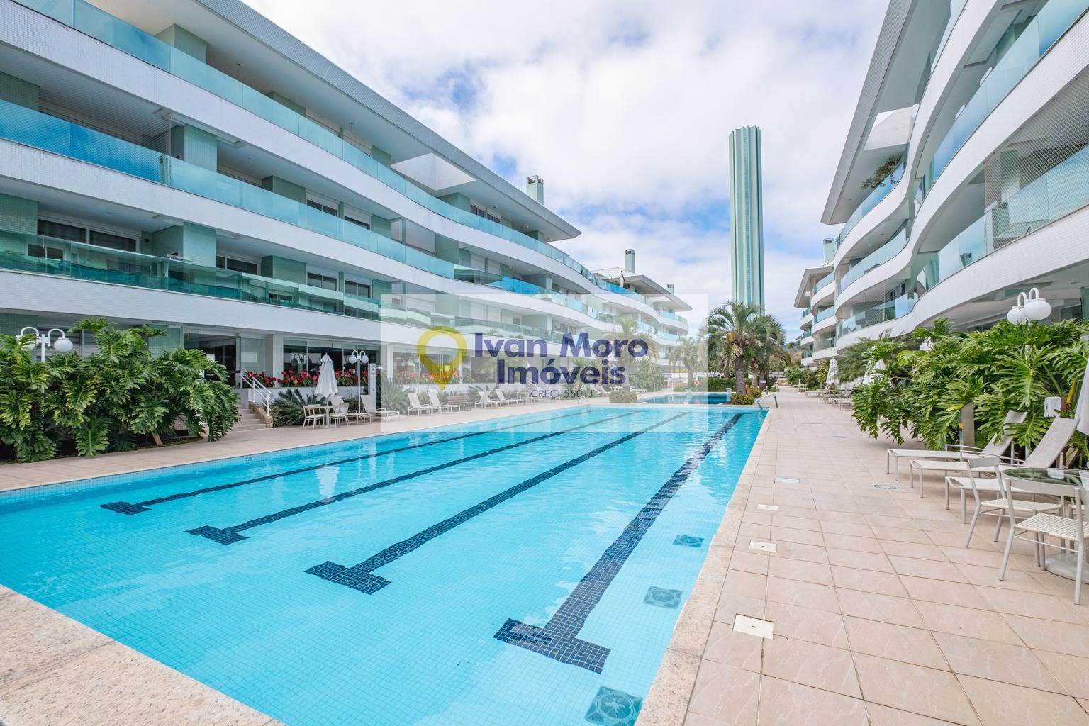 Cobertura à venda com 3 quartos, 5 banheiros, 2 vagas e 265m² no Canasvieiras, Florianópolis — foto principal