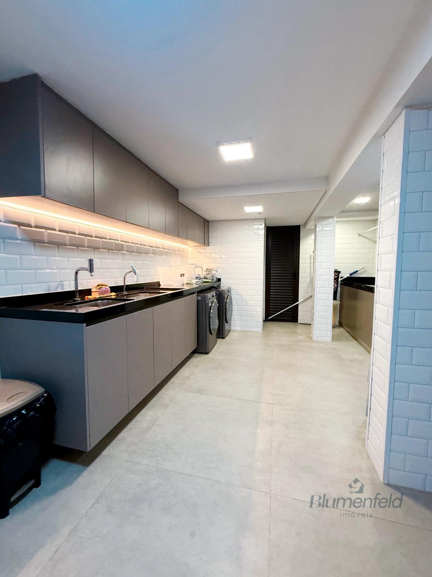 Casa à venda com 3 quartos, 4 suítes, 2 vagas e 400m² no Condomínio Country Club, Arujá (SP) — foto 5 de 30