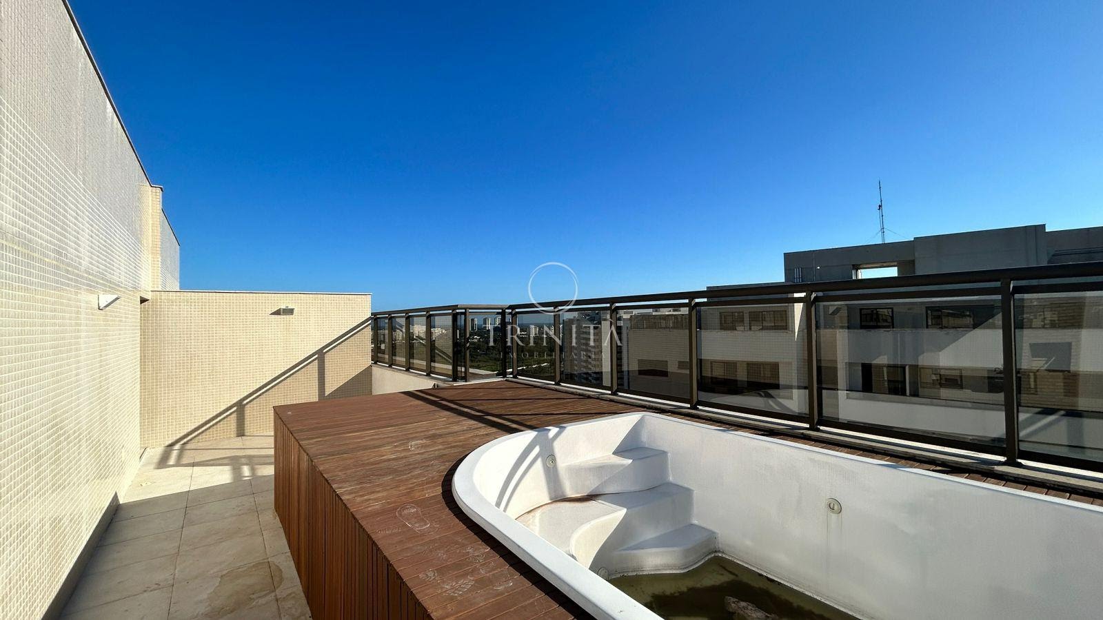 piscina-trinitaimobiliaria-elos-ilhapura