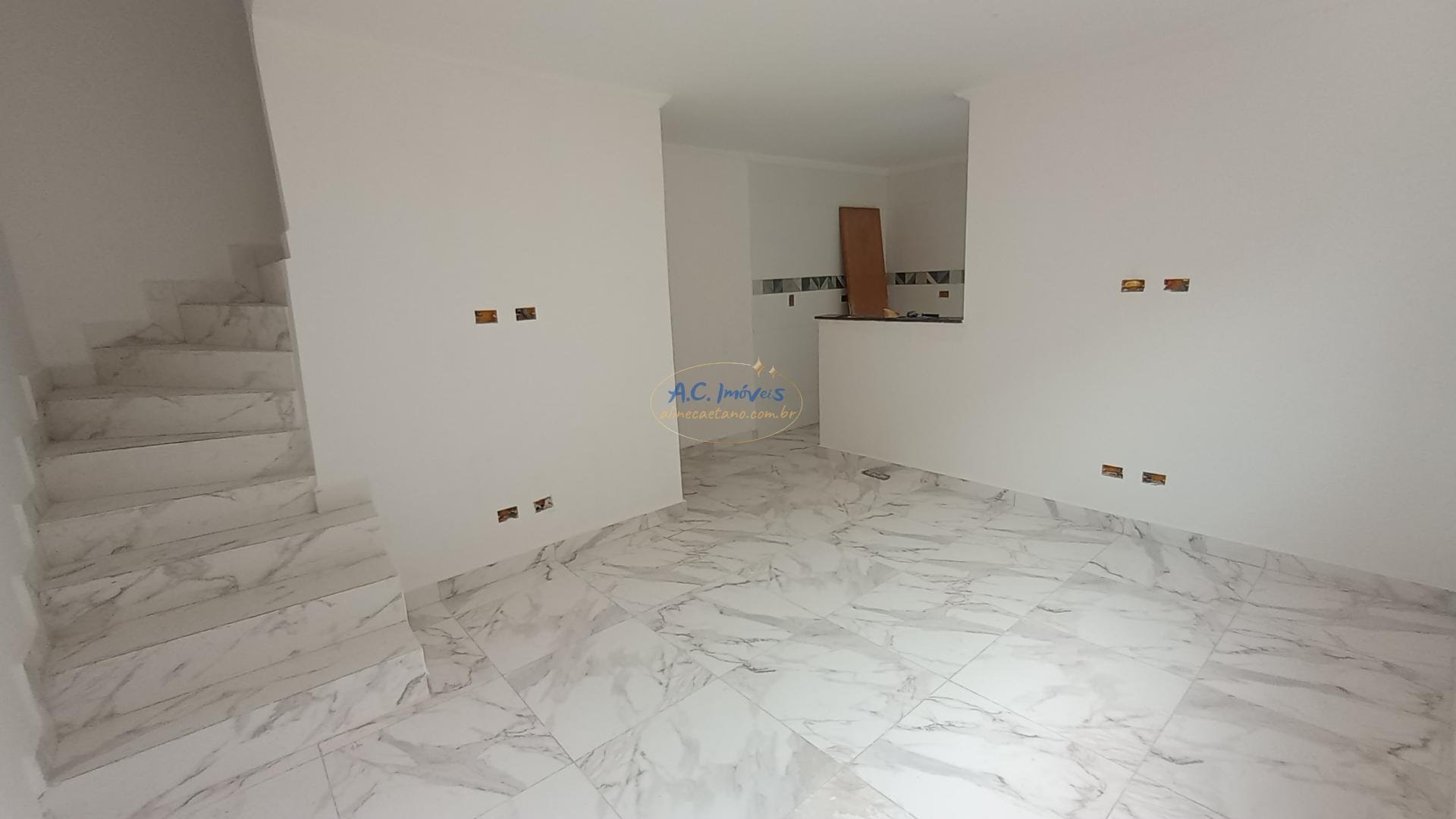 Casa à venda com 2 quartos, 2 banheiros, 1 vaga e 68m² no Sítio do Campo, Praia Grande — foto principal