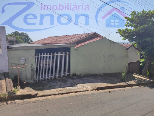 Casa em Jardim Brasil  -  Adamantina