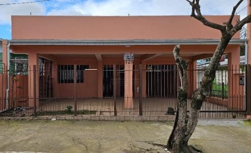 Casa à Venda em Tarumã, Bagé: 3 Quartos, Suíte, R$270 Mil