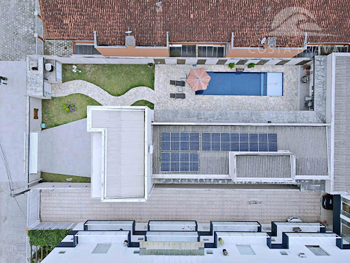 Imóvel a 5 Quadras do Mar em Caiobá com 5 Suítes, 284m²