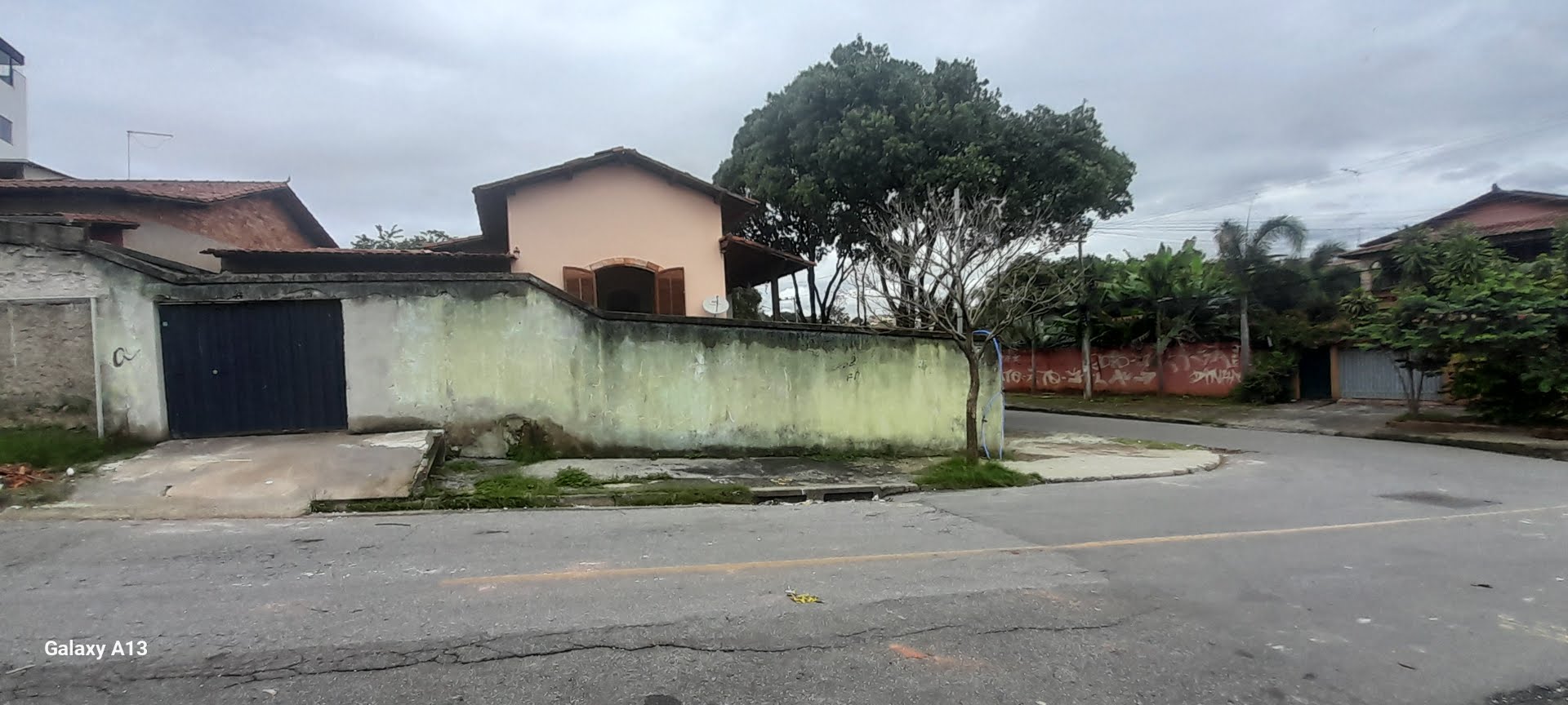 Casa à venda com 5 quartos, 3 vagas e 220m² no Rio Branco, Belo Horizonte — foto principal