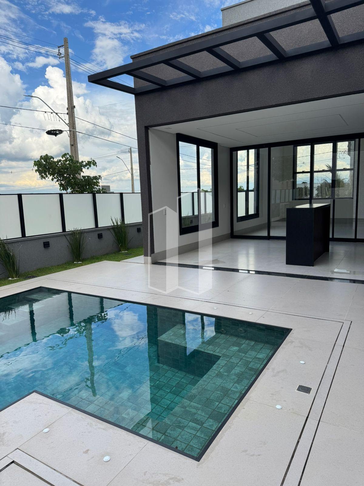 Casa à venda com 3 quartos, 3 suítes, 4 vagas e 206m² no Terras Alpha Residencial 1, Senador Canedo (GO) — foto 21 de 28