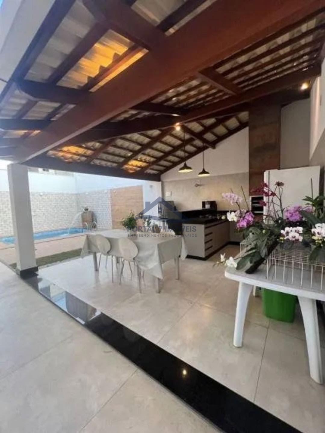 Casa à venda com 4 quartos, 2 suítes, 4 vagas e 225m² no Jardim Arizona, Sete Lagoas (MG) — foto 12 de 15