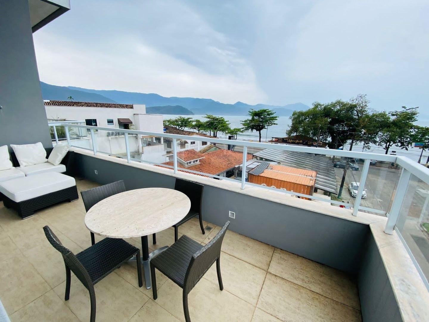 Apartamento à venda com 4 quartos, 5 banheiros, 2 vagas e 200m² no Praia de Itaguá, Ubatuba (SP) — foto 2 de 24