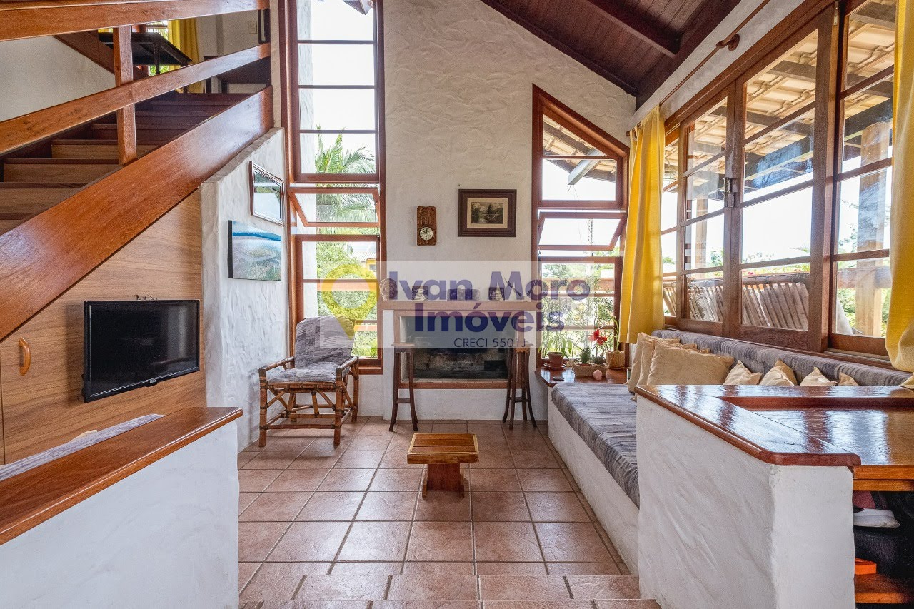 Casa à venda com 5 quartos, 5 banheiros, 4 vagas e 465m² no Cachoeira do Bom Jesus, Florianópolis — foto principal