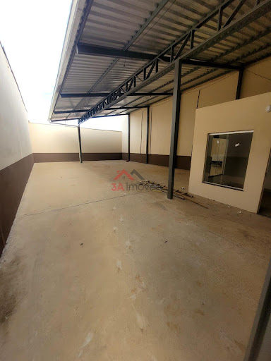 Galpão / Depósito / Armazém no bairro Água Branca  -  Unaí