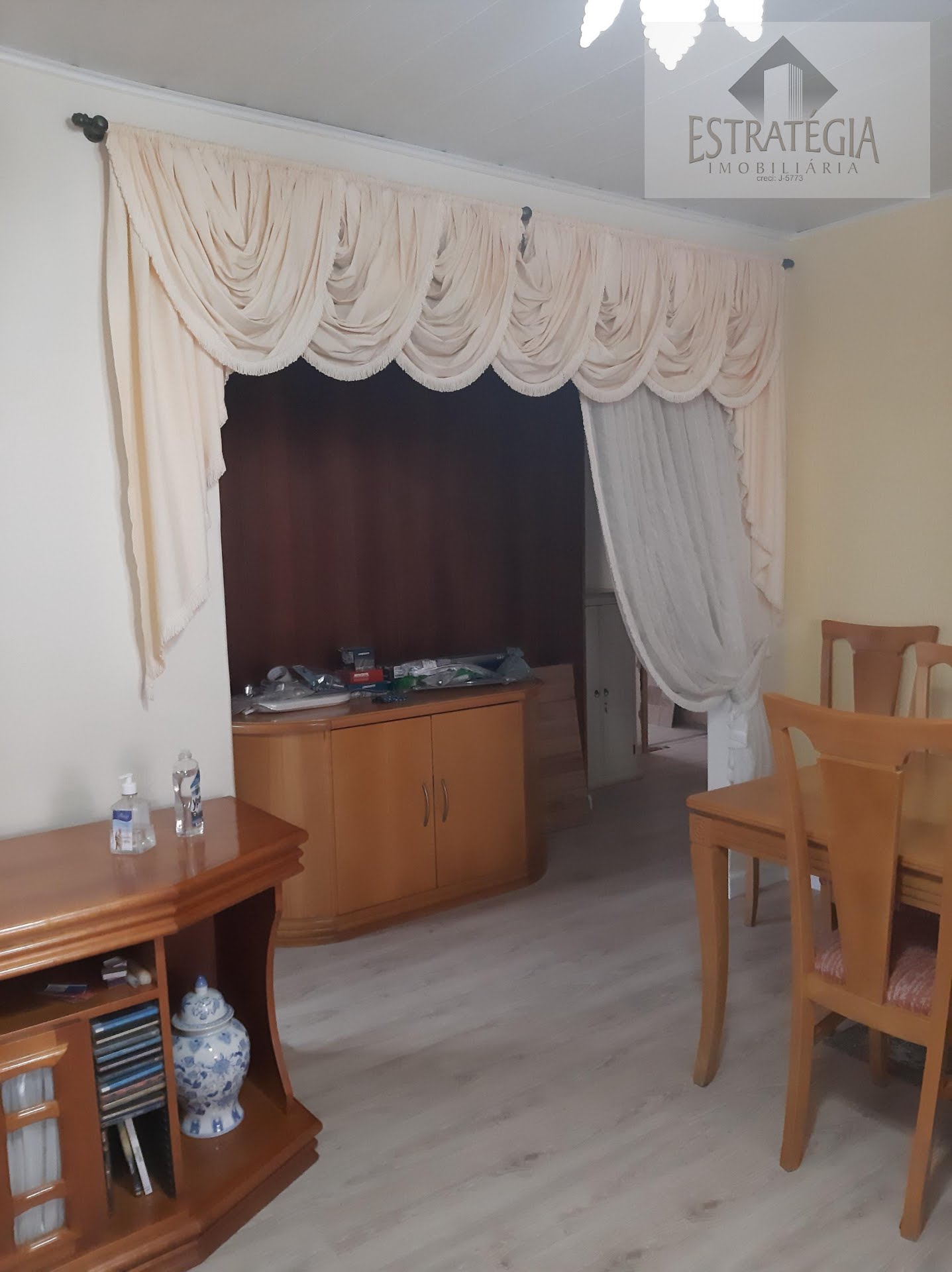 Casa à venda com 3 quartos, 3 banheiros, 3 vagas e 200m² no Mosela, Petrópolis (RJ) — foto 8 de 15