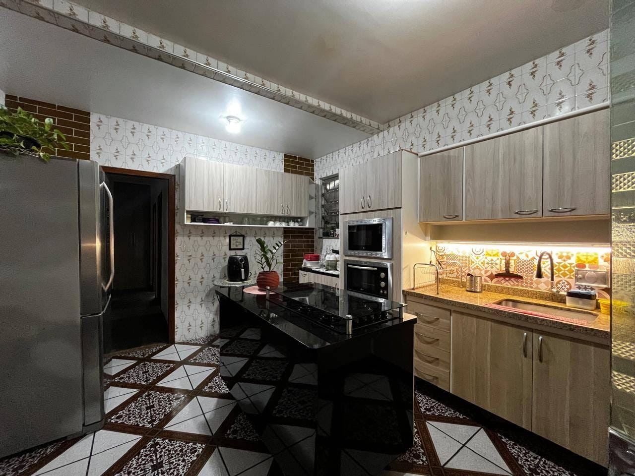 Casa à venda com 8 quartos, 3 suítes, 2 vagas e 457m² no Vila da Penha, Rio de Janeiro (RJ) — foto 12 de 30