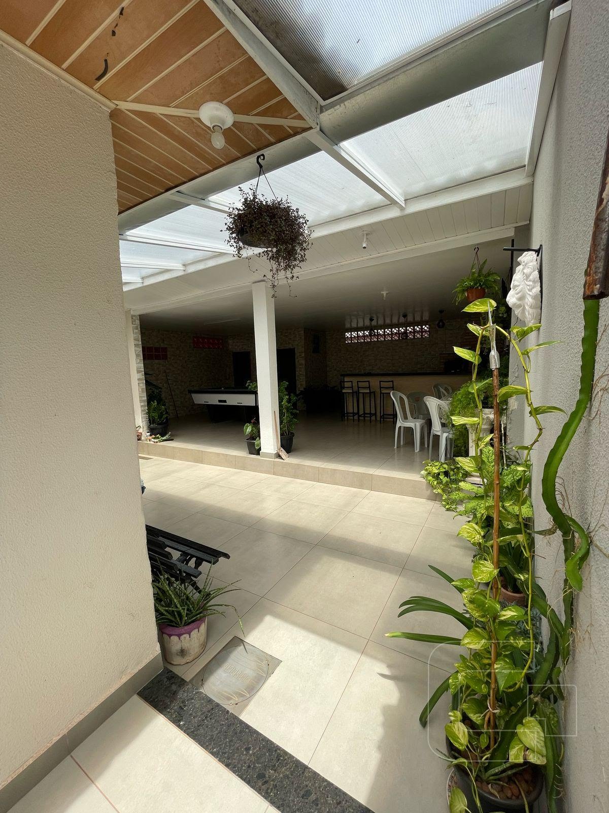 Casa à venda com 3 quartos, 4 vagas e 278m² no Jardim Flamingos, Apucarana (PR) — foto 9 de 26