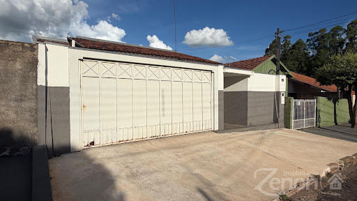 Casa à Venda em Jardim Adamantina, 3 Quartos por R$160.000