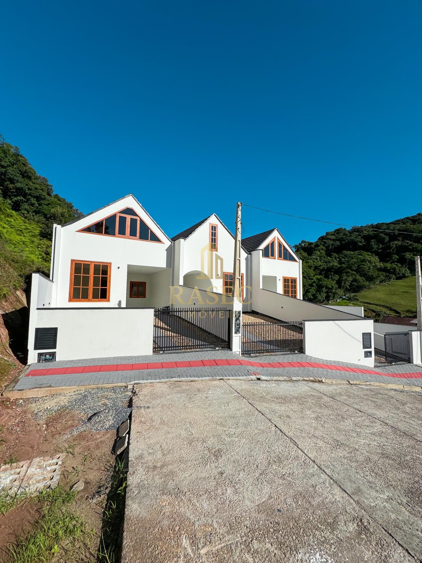 Casa para alugar com 3 quartos e 3 banheiros no Nova Brasília, Brusque — foto principal
