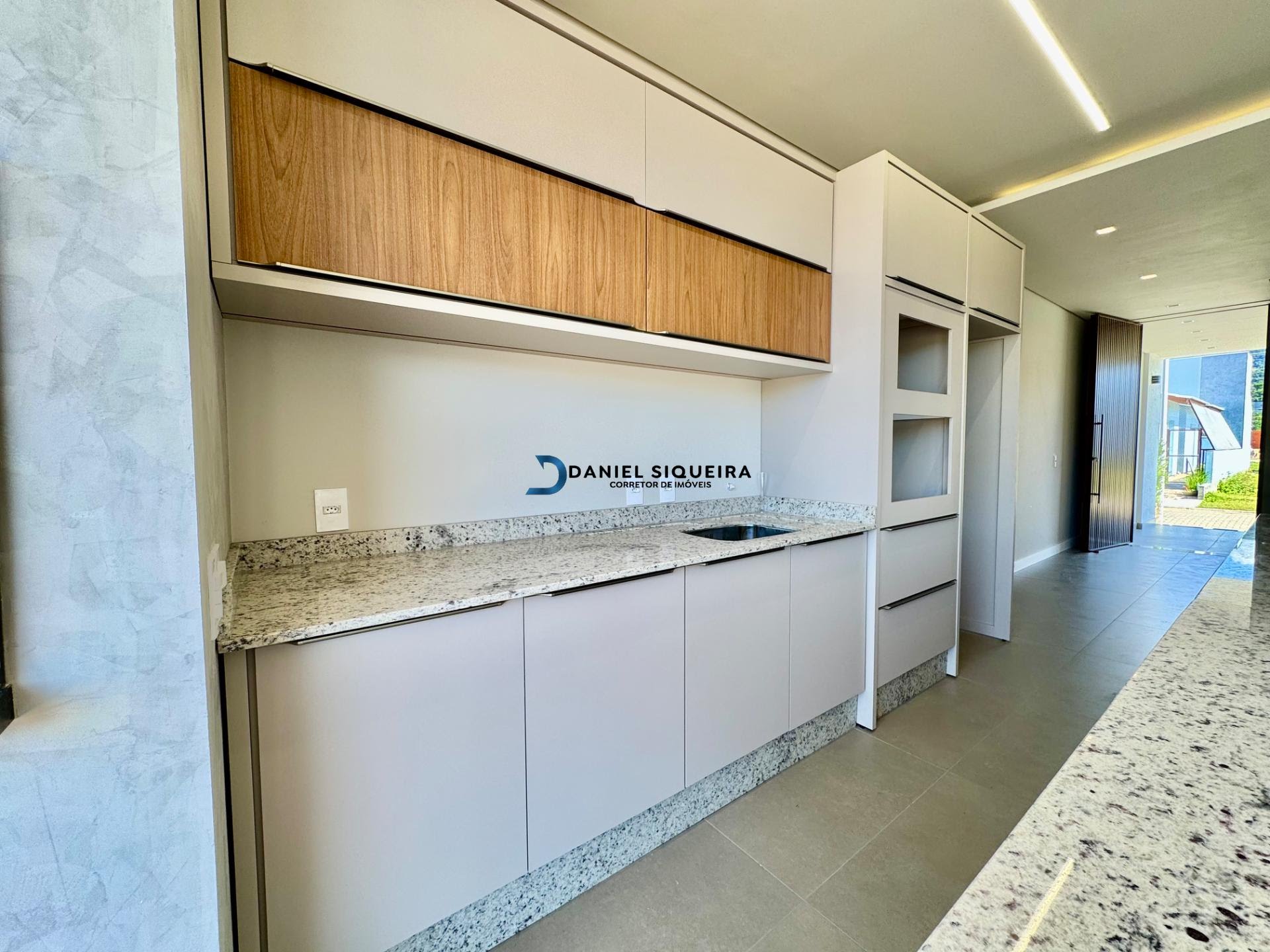 Casa à venda com 3 quartos, 3 suítes, 4 vagas e 215m² no Bairro Deltaville, Biguaçu (SC) — foto 9 de 30