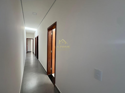 Casa à venda no Condomínio Villagio Wanel – Sorocaba/SP 140m² de área construída, 03 dormitórios, sendo 01 suíte e 02 vagas de garagem.