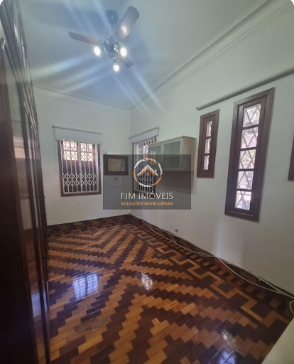FJM imóveis vende: Casa na primeira quadra da praia no Ingá, Niterói: 4 Quartos, 3 Banheiros, R$1.800.000