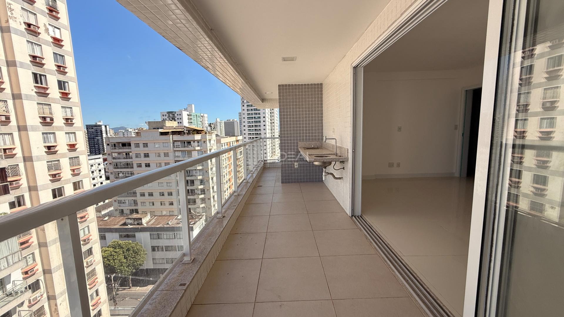 Apartamento à venda com 3 quartos, 1 suíte, 2 vagas e 92m² no Parque Avenida Pelinca, Campos dos Goytacazes (RJ) — foto 28 de 30