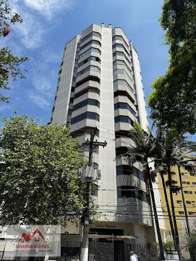 Triplex em Moema - SP com 4 suítes e 440m² por R$3.999.999 