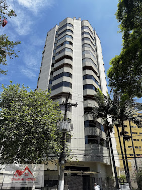Triplex em Moema - SP com 4 suítes e 440m² por R$3.999.999 