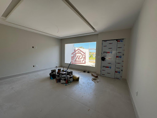 Casa em Jardim Guanabara com 3 quartos, quintal  -  Macaé