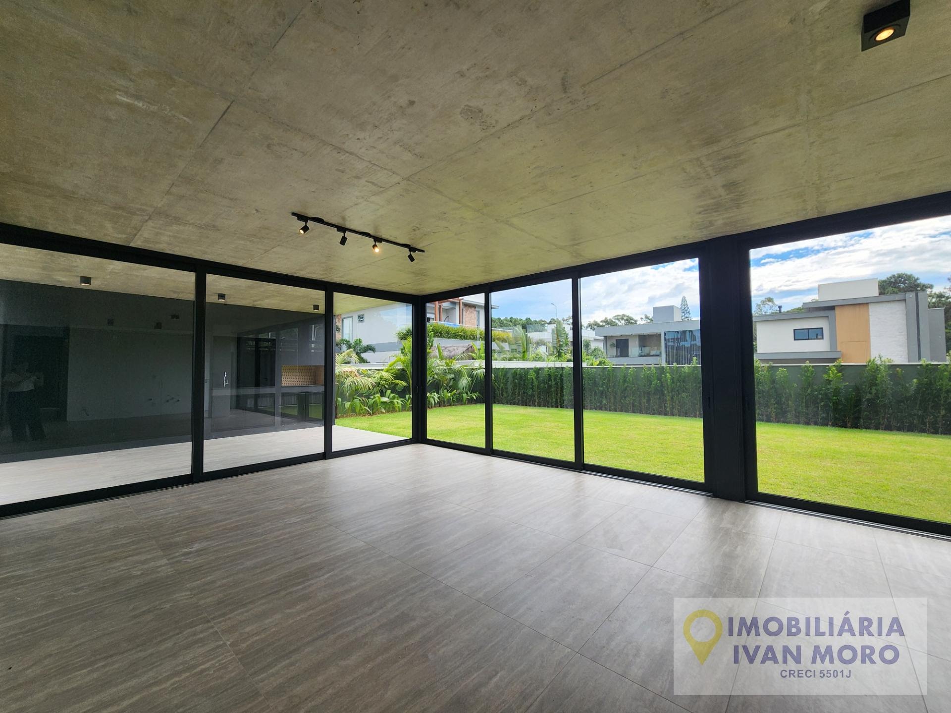 Casa à venda com 4 quartos, 4 suítes, 5 vagas e 265m² no São João do Rio Vermelho, Florianópolis (SC) — foto 8 de 19