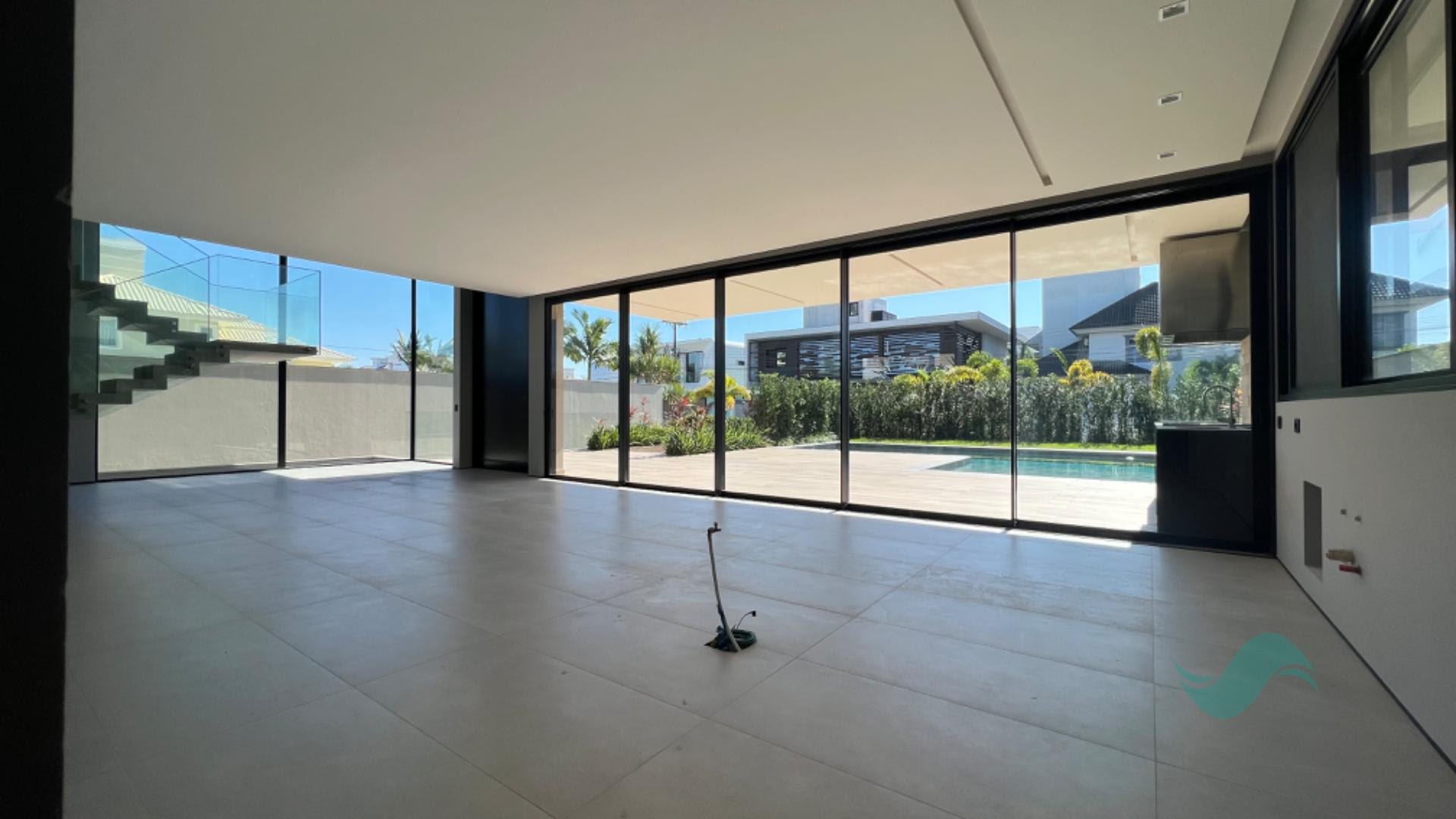 Casa à venda com 1 quarto, 6 suítes, 5 vagas e 600m² no Jurerê Internacional, Florianópolis (SC) — foto 18 de 18