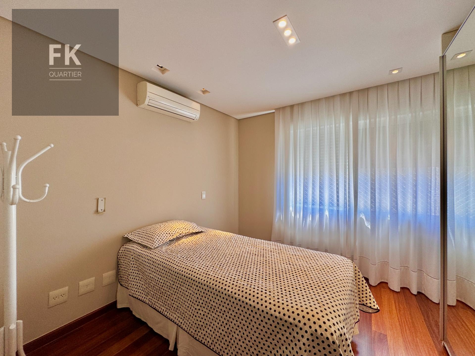 Casa à venda com 5 quartos, 5 suítes, 4 vagas e 500m² no Alphaville Residencial Dois, Barueri (SP) — foto 27 de 30