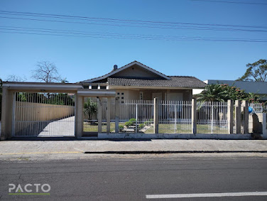  3 dormitórios, 1 suíte, 2 banheiros por R$ 1.550.000. ótima localização, Area centra da cidade