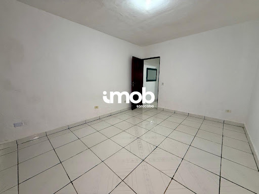 Casa  com ponto Comercial em Jardim Maria Eugenia  -  Sorocaba