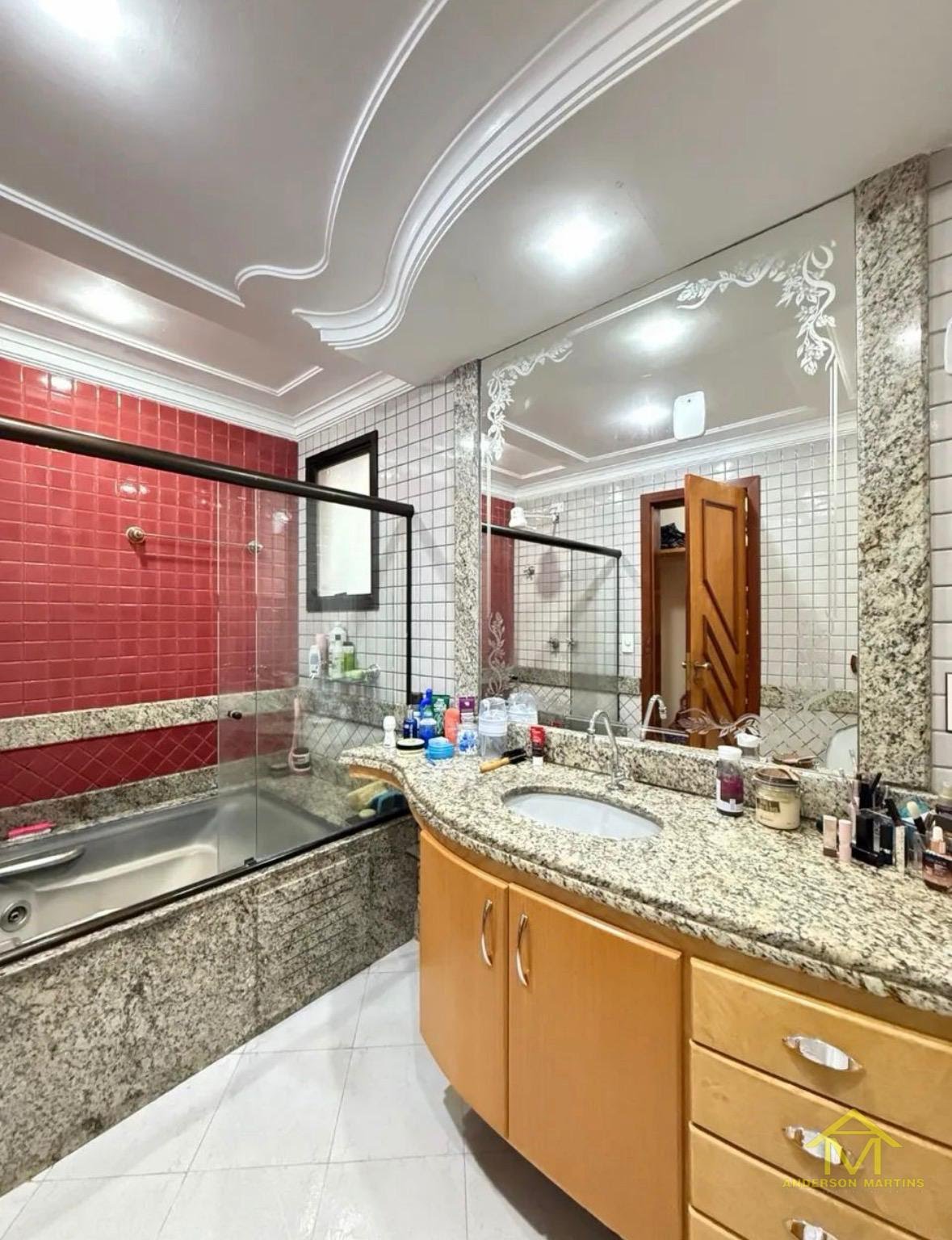Apartamento à venda com 4 quartos, 3 banheiros, 2 vagas e 230m² no Praia da Costa, Vila Velha (ES) — foto 7 de 16