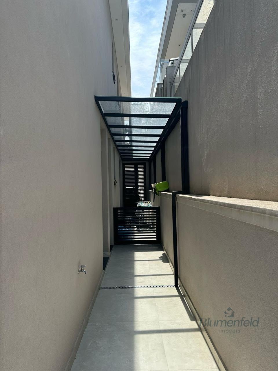 Casa à venda com 4 suítes, 6 vagas e 288m² no Condomínio Real Park, Arujá (SP) — foto 2 de 17