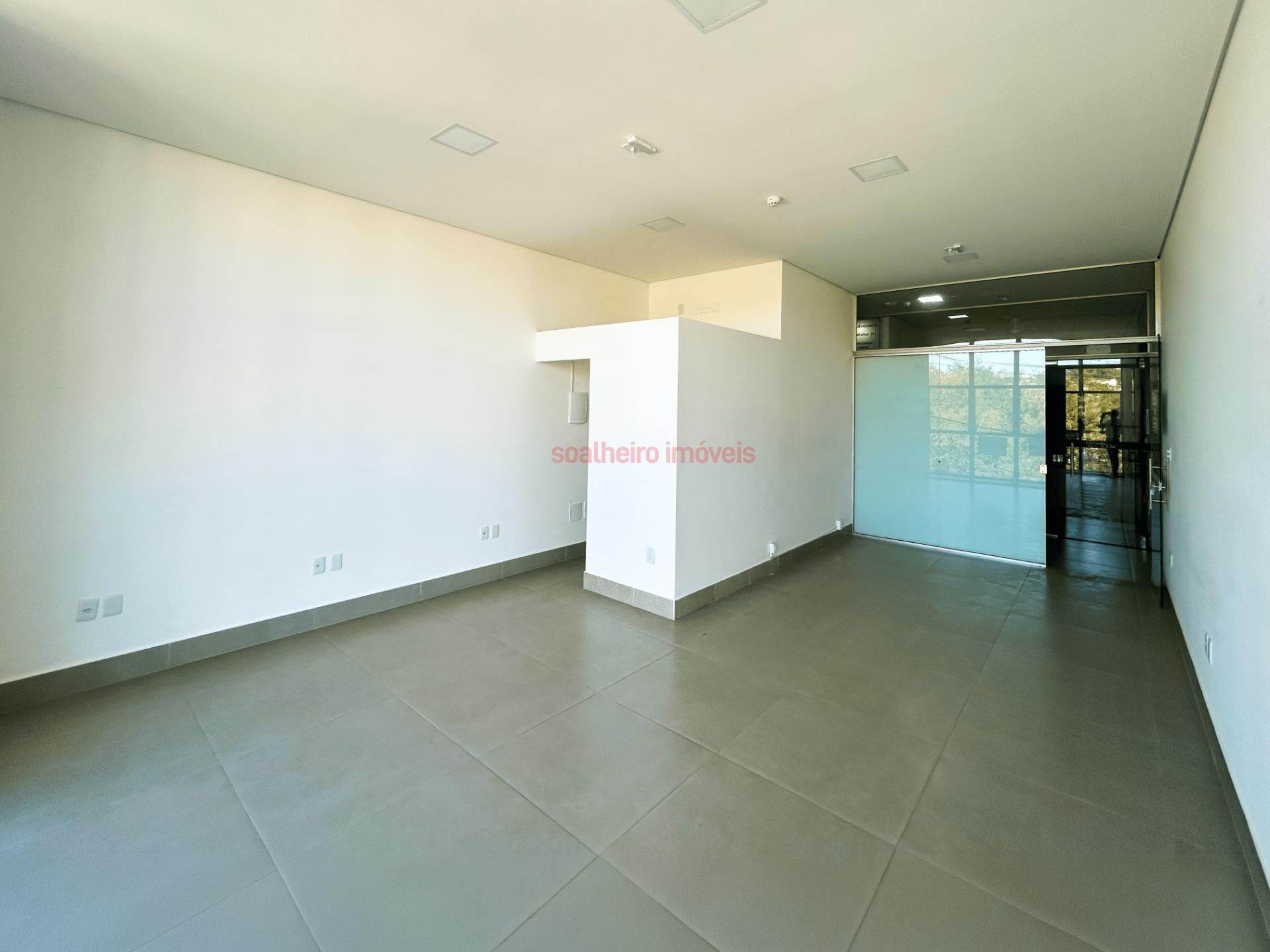  Aproximadamente 40m²