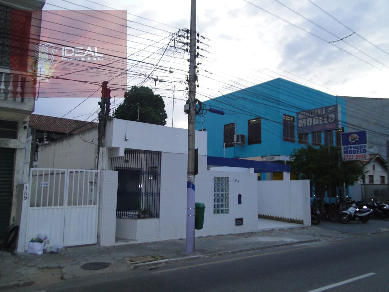 Casa Triplex à venda na Avenida 28 de Março em Campos dos Goytacazes