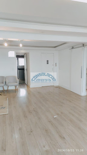 Descubra o seu novo lar no encantador Morro dos Ingleses, em São Paulo! Este espaçoso apartamento de 120m² oferece um ambiente perfeito para famílias que buscam conforto e praticidade. Com 3 dormitóri