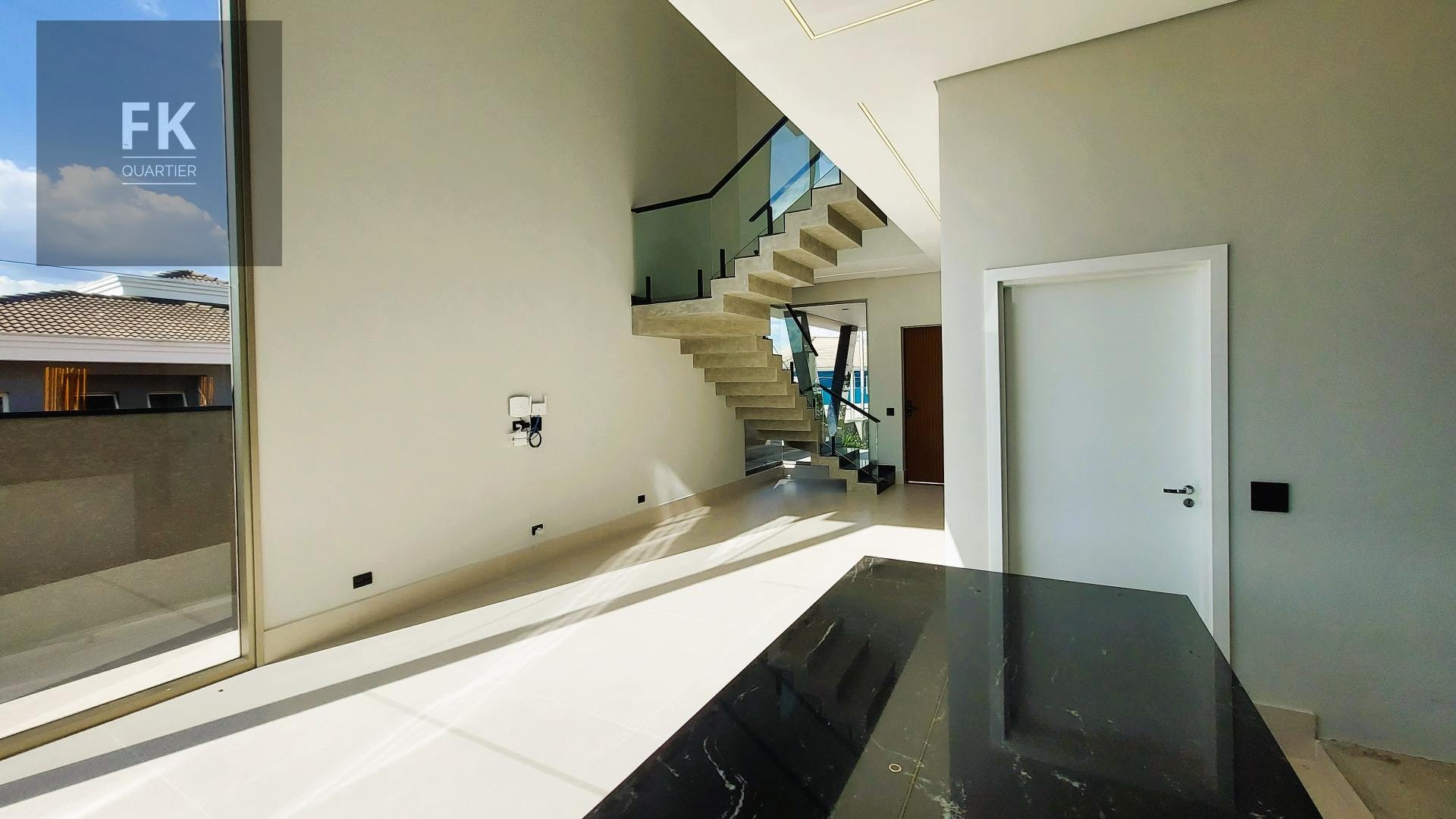 Casa à venda com 3 quartos, 3 suítes, 6 vagas e 265m² no Suru, Santana de Parnaíba (SP) — foto 4 de 27