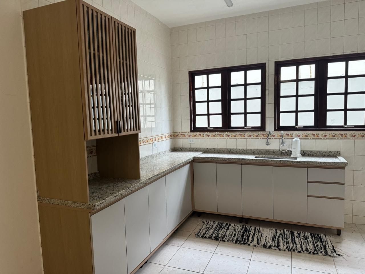Casa à venda com 3 quartos, 3 banheiros, 6 vagas e 390m² no Estufa I, Ubatuba (SP) — foto 4 de 5
