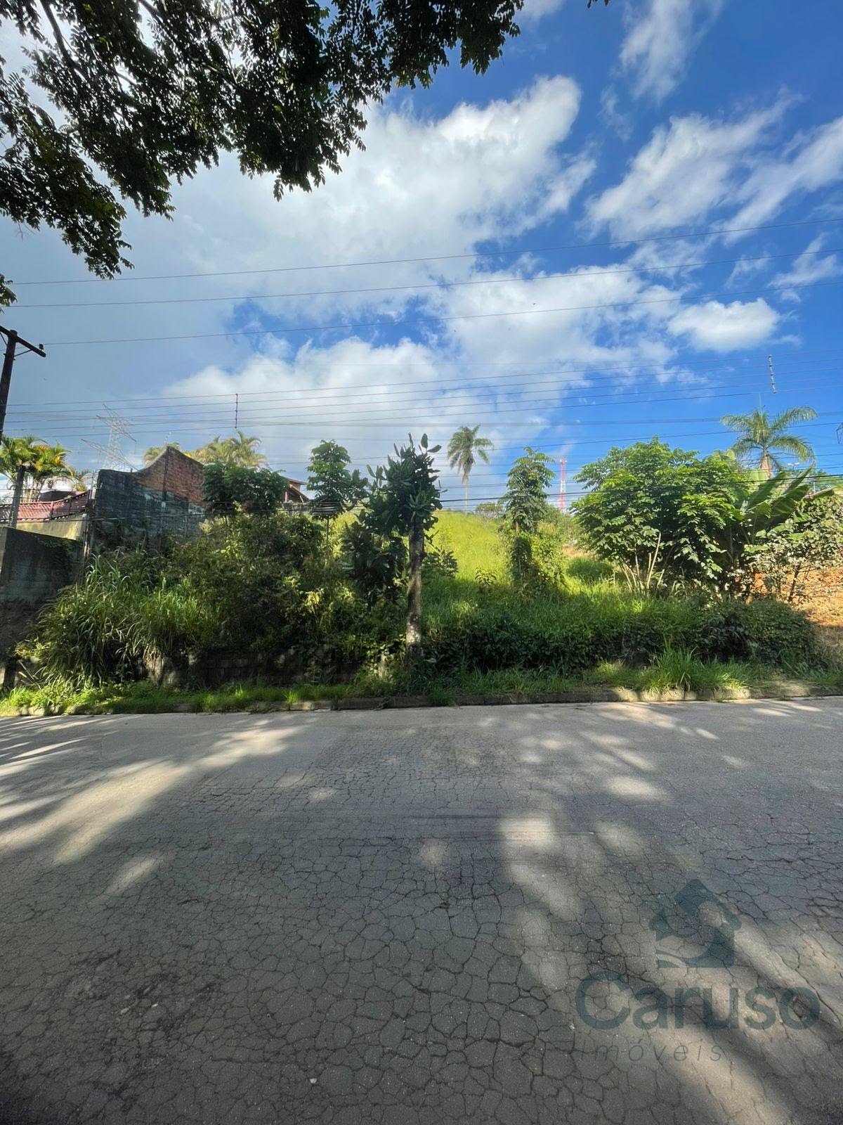 Terreno à venda com 1290m² de terreno no Jardim São Jorge, Arujá — foto principal
