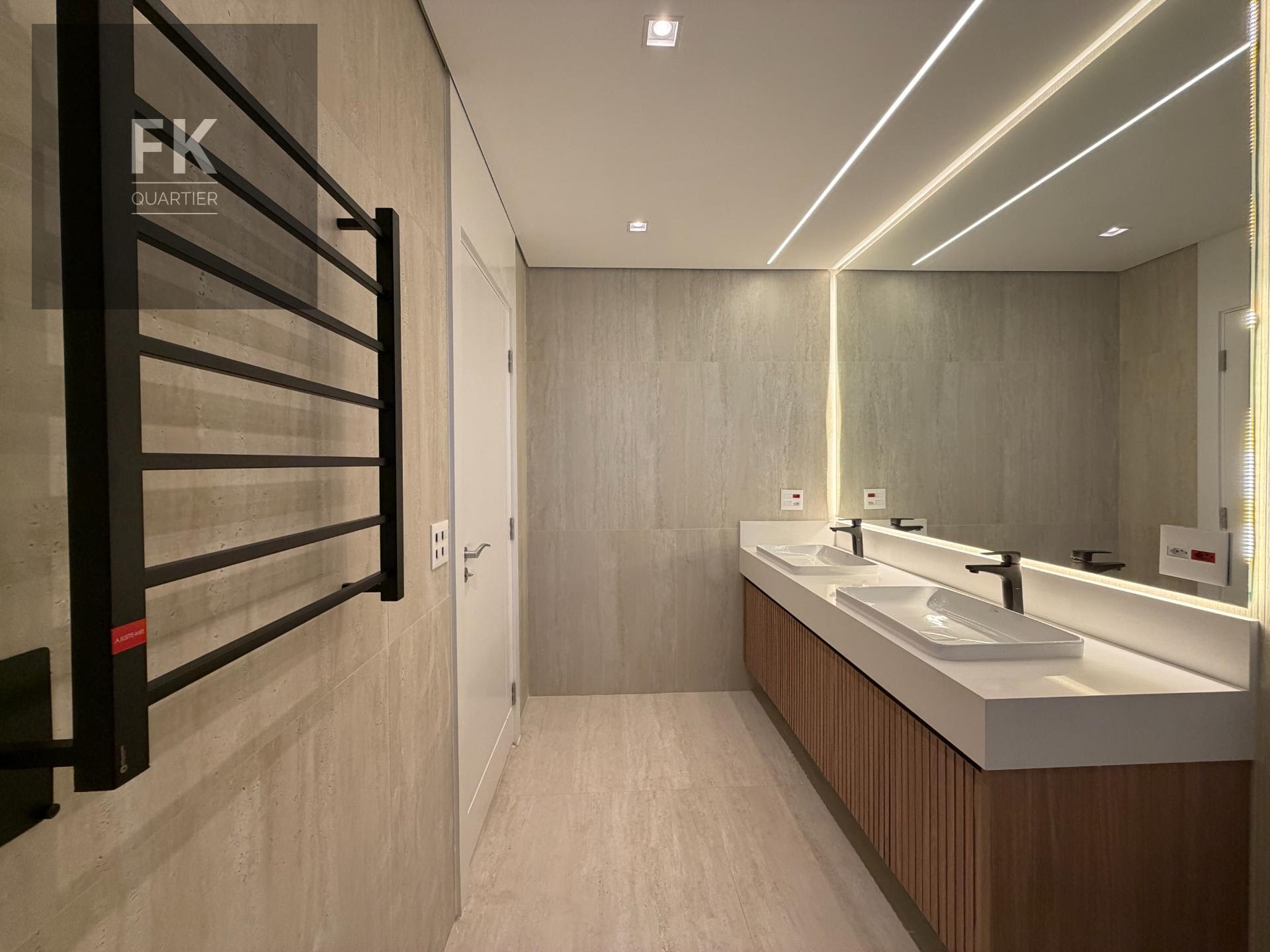 Casa à venda com 5 quartos, 5 suítes, 6 vagas e 670m² no Alphaville Residencial Dois, Barueri (SP) — foto 24 de 30