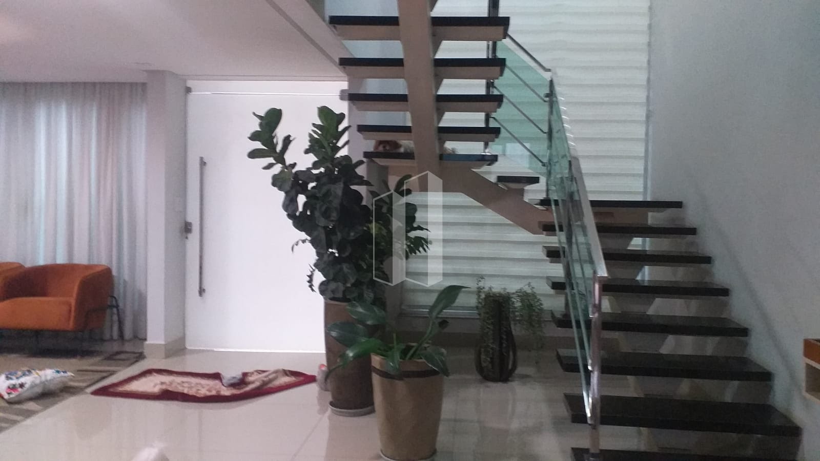Casa à venda com 4 quartos, 4 suítes, 4 vagas e 400m² no Residencial Granville, Goiânia (GO) — foto 8 de 18