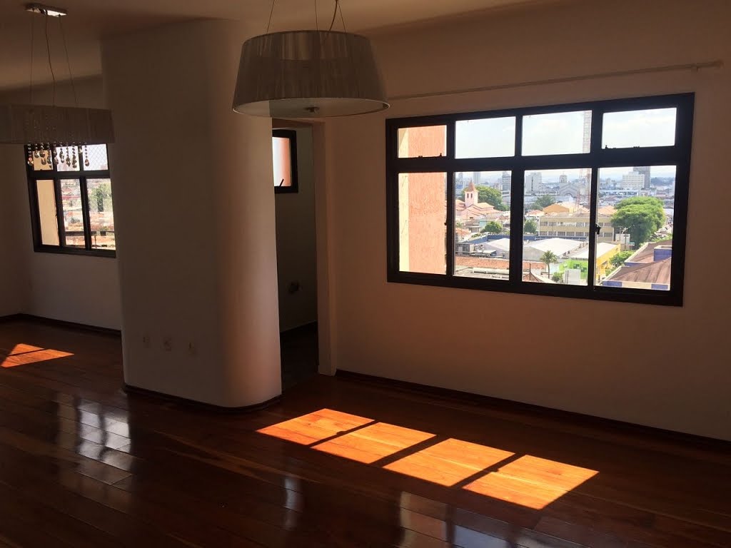 SALA COM LAVABO