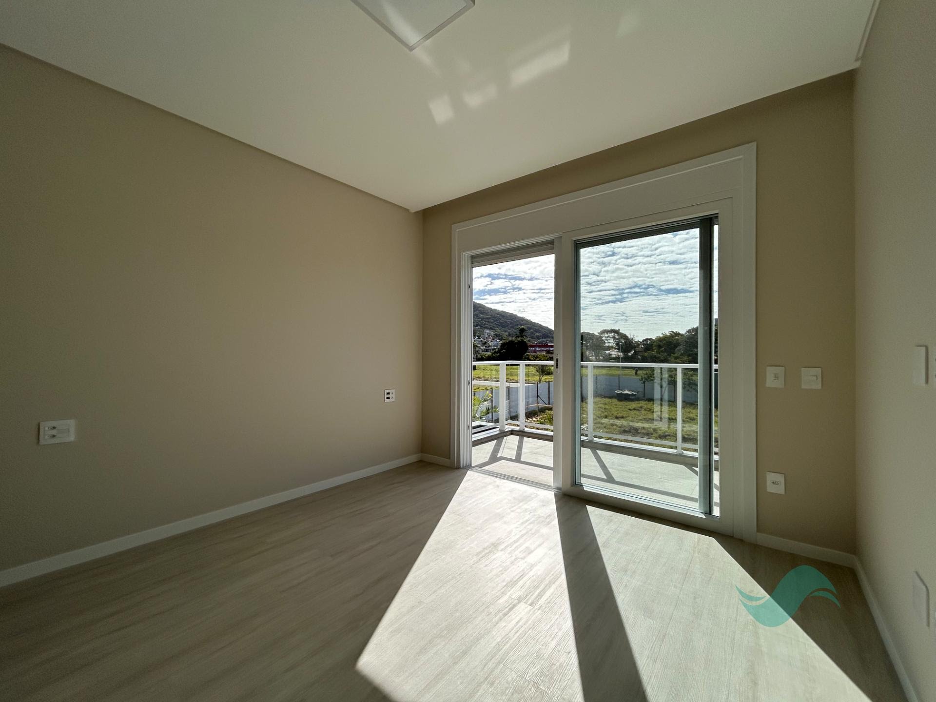 Casa à venda com 3 suítes, 2 vagas e 270m² no Lagoa da Conceição, Florianópolis (SC) — foto 21 de 22