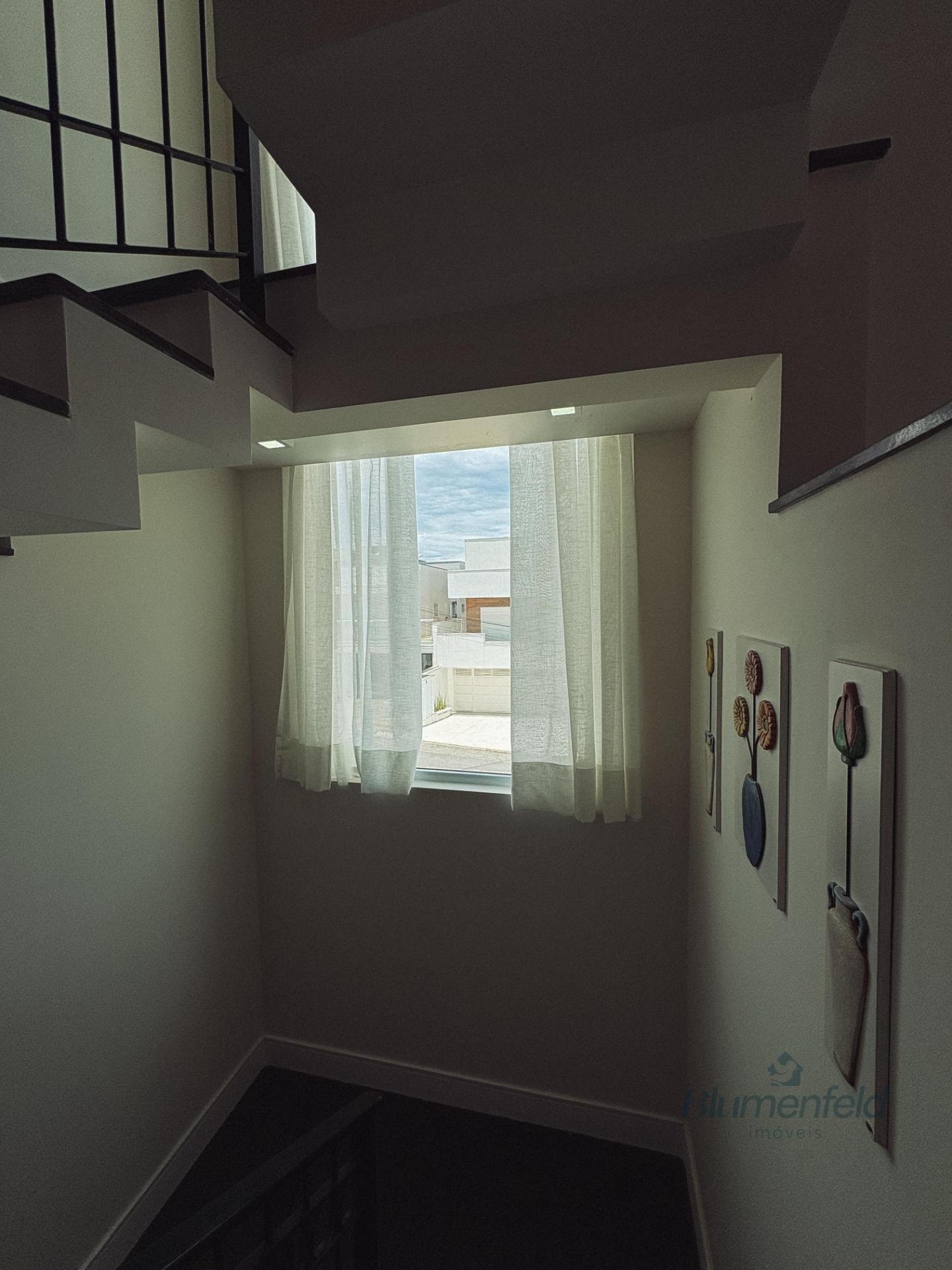 Casa à venda com 4 quartos, 4 suítes, 4 vagas e 338m² no Condomínio Real Park, Arujá (SP) — foto 10 de 28