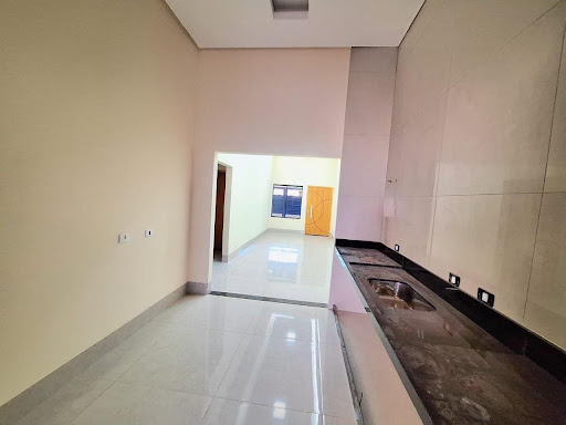 Casa 1 suíte e 2 quartos