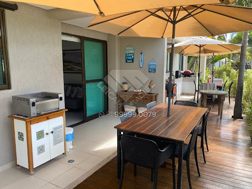 Compre Flat térreo piscina à venda em Muro Alto com 60m², mobiliado, decorado, 2 suítes, porteira fechada no Beach Class Eco Life.